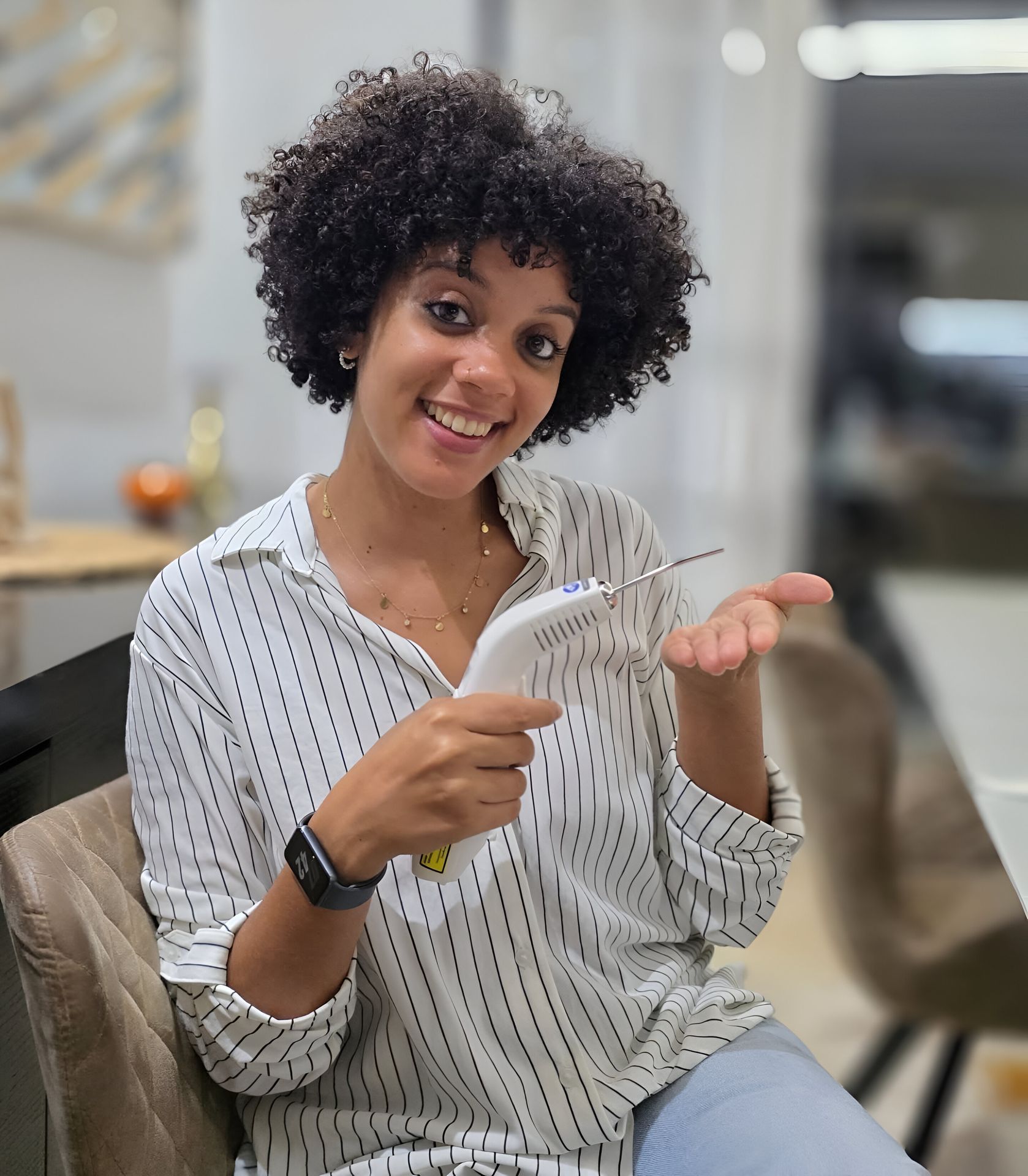 Dra. Cíntia, Consultora de Lactação IBCLC e Docente na Uni-CV, em atendimento na Cuidarte